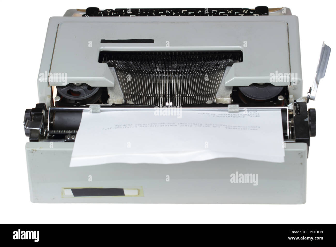 Alte Schreibmaschine isoliert über weißen hautnah Stockfoto