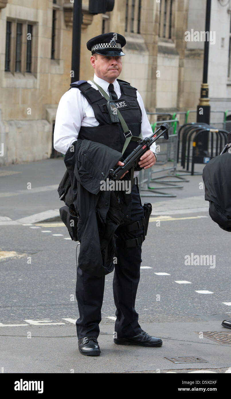 Polizei die Hochzeit von Prinz William und Catherine Middleton - Mall London, England - 29.04.11 Stockfoto