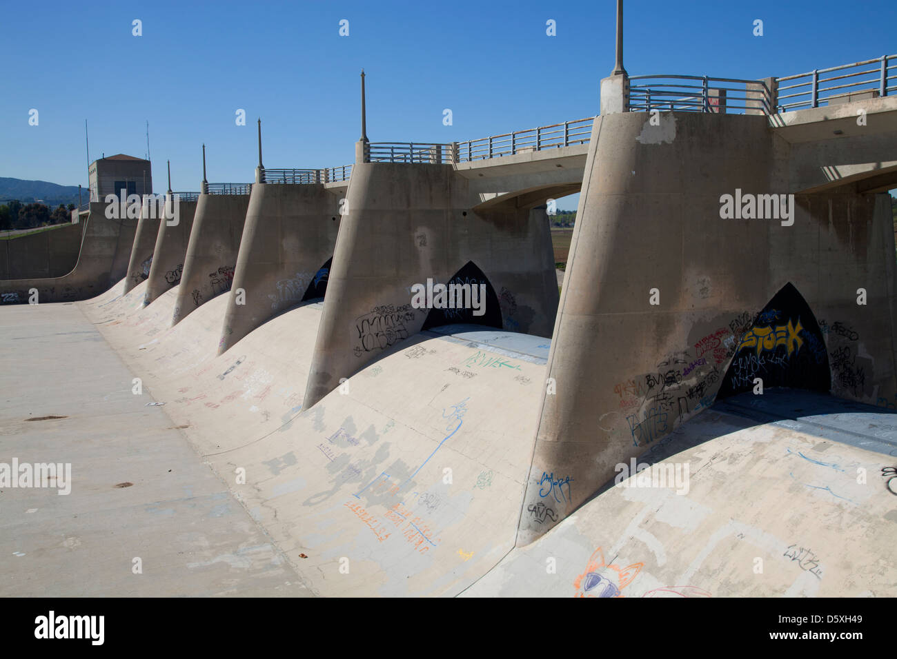 Sepulveda Damm, Sepulveda Basin Wildlife Reserve, San Fernando Valley, Los Angeles, Kalifornien, USA Stockfoto