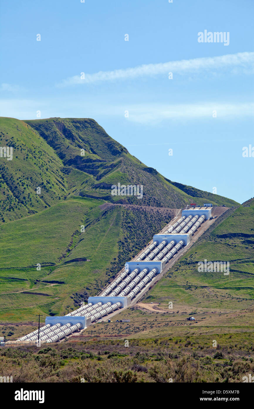 Ira J. Chrisman Scharte Pumpen-Anlage, Teil des California State Water Project, San Joaquin Valley, Kalifornien, USA Stockfoto