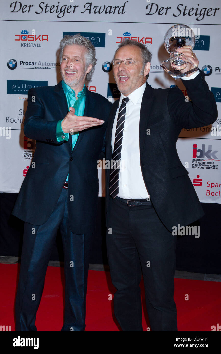 Frank Schätzing, Reinhold Beckmann beim Steiger Award 2011 in der Jahrhunderthalle in Bochum. Bochum, Deutschland - 12.03.2011. Stockfoto