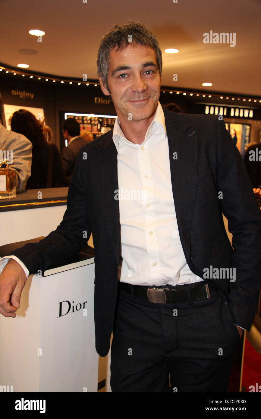 Christian Clerici In Parfumerie Schnitzler Wahrend Der Beauty Messe International Dusseldorf 18 03 11 Stockfotografie Alamy