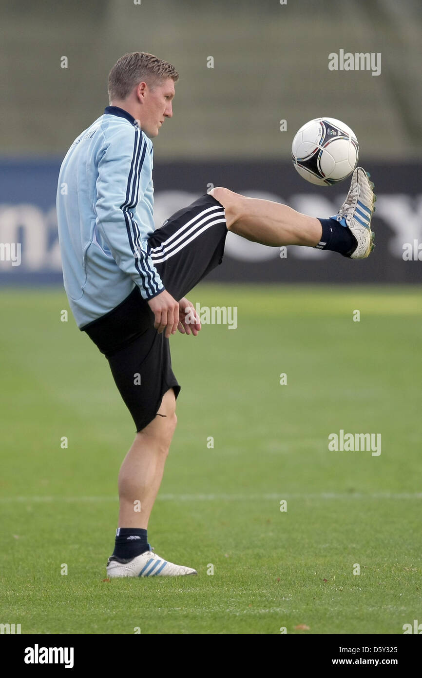 Bastian Schweinsteiger Deutschlands Spielt Den Ball Wahrend Einer