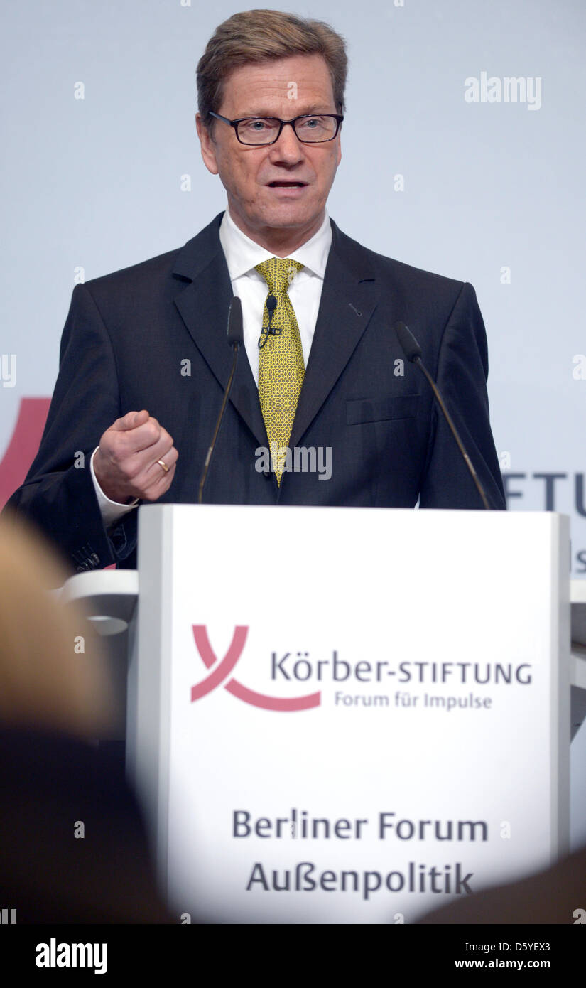 Der deutsche Außenminister Guido Westerwelle hält eine Rede bei der 2. Berliner Außenpolitik Forum in Berlin, Deutschland, 23. Oktober 2012. Das 2. Berliner Außenpolitik Forum von der Körber-Stiftung initiierten konzentriert sich die Zukunft Europas. Foto: RAINER JENSEN Stockfoto