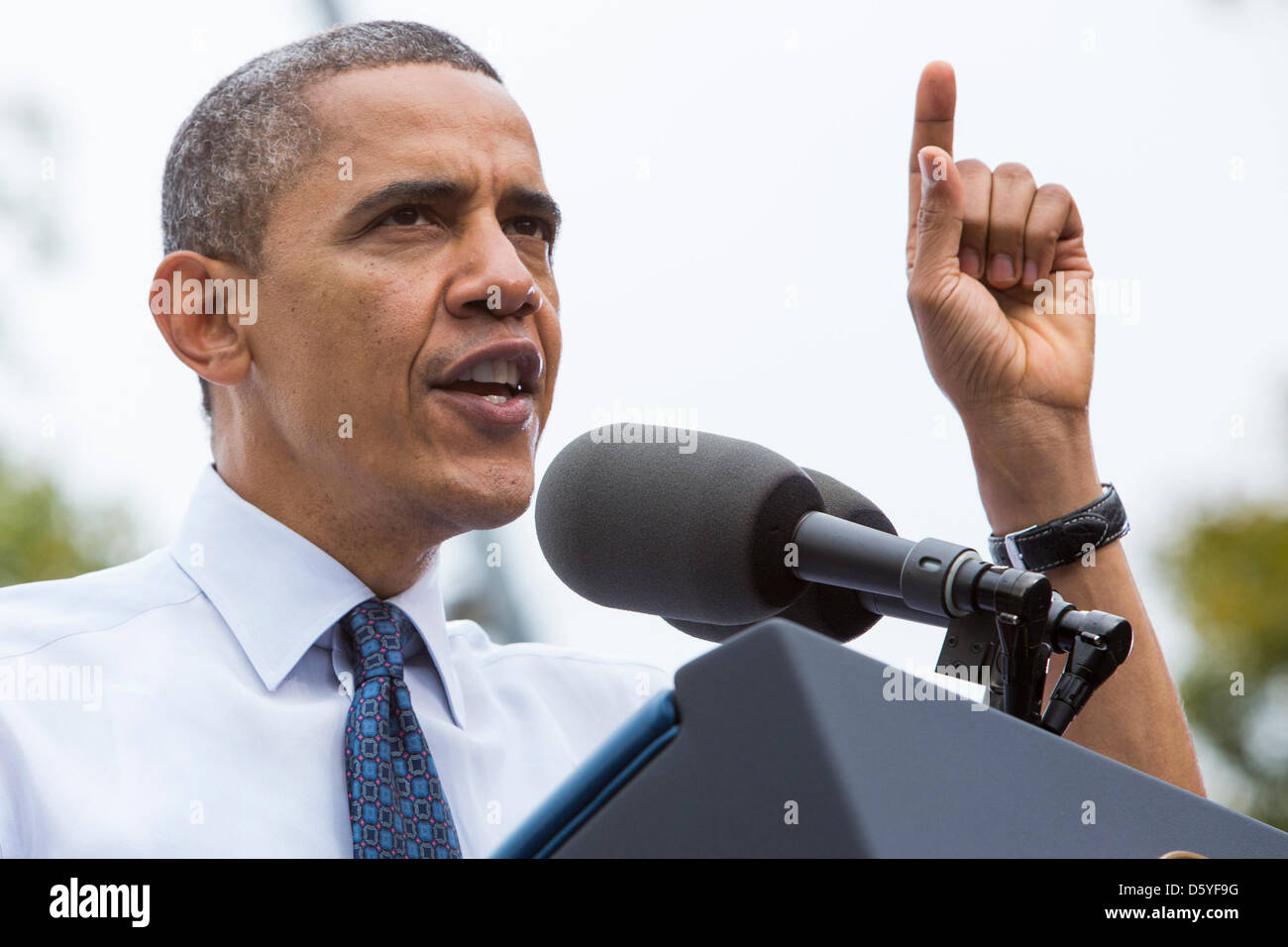 US-Präsident Barack Obama liefert Bemerkungen während einer Kampagne-Veranstaltung an der George Mason University in Fairfax, Virginia am Freitag, den 19. Oktober 2012..Credit: Kristoffer Tripplaar / Pool über CNP Stockfoto