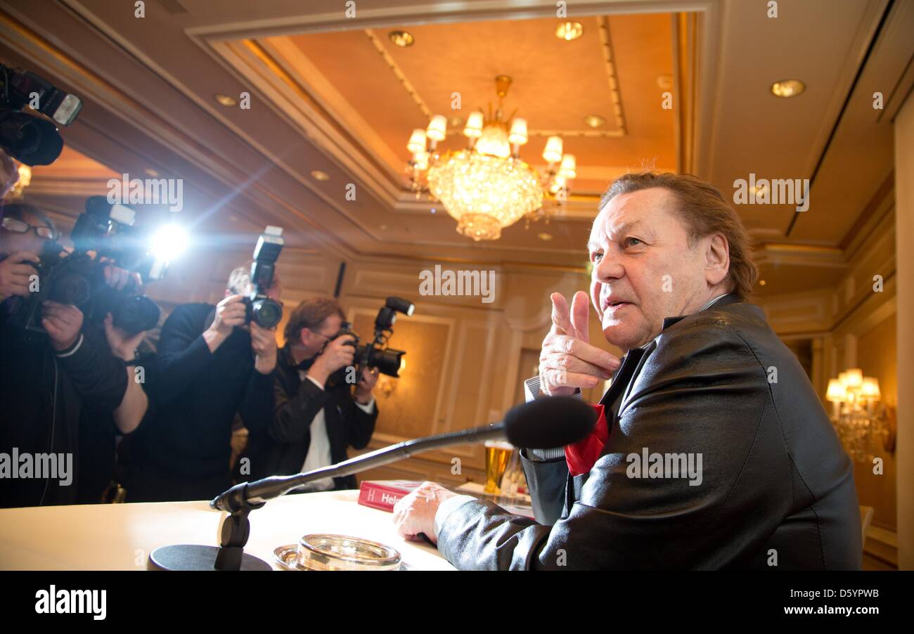 Österreichische Schauspieler Helmut Berger präsentiert sein Buch