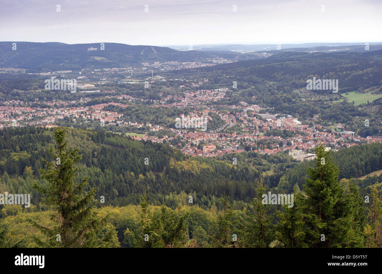 Ein Herbst Blick auf das Dorf ist in Zella-Mehlis, Deutschland, 23. Oktober 2012 genommen. Foto: Soeren Stache Stockfoto