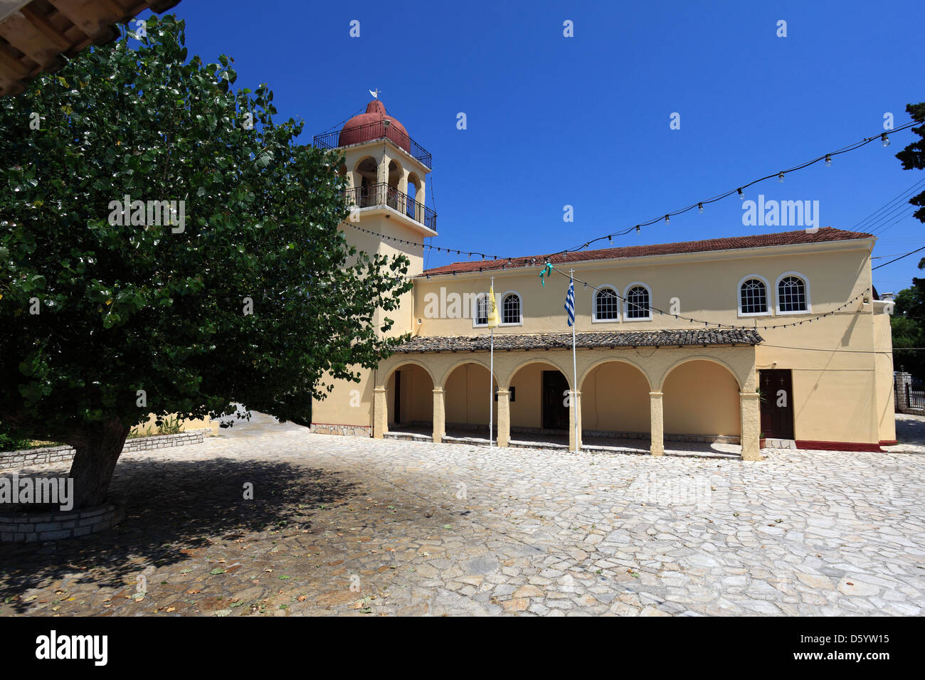 Blick auf die Kirche von Gouvia, Gouvia Resort, Korfu, Griechenland