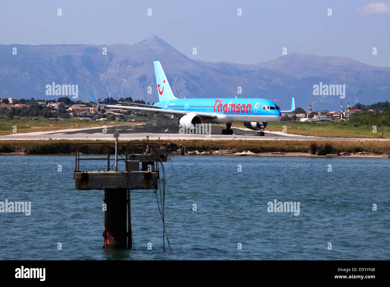 Corfu airport Fotos und Bildmaterial in hoher Auflösung Alamy