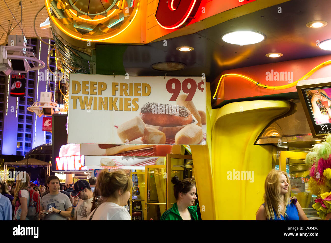 Las Vegas, Nevada - ein Shop verkauft frittierte Twinkies auf der Fremont Street in der Innenstadt von Las Vegas. Stockfoto