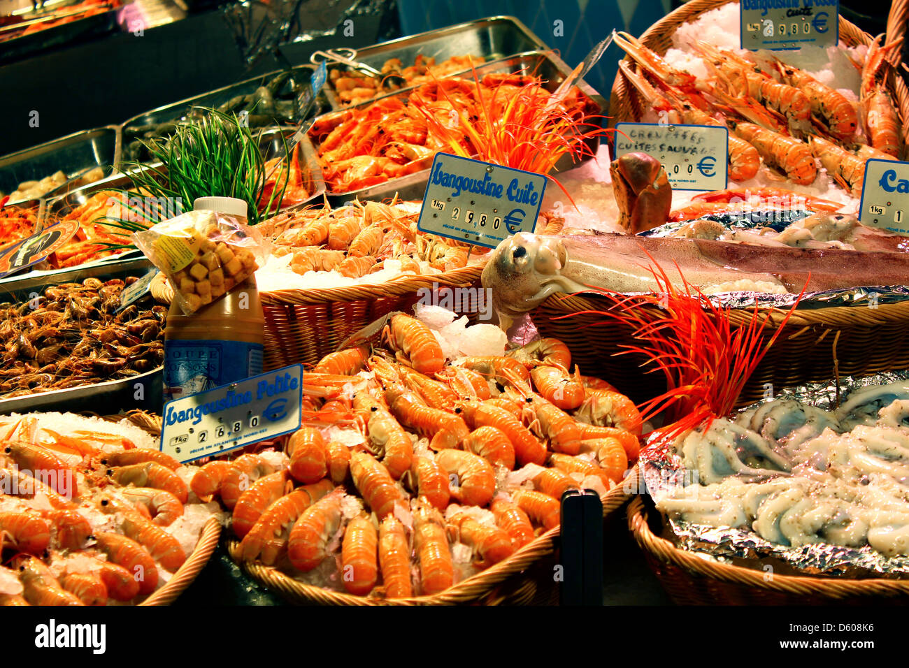 Meeresfrüchte-Marktstand in Paris, Frankreich Stockfoto