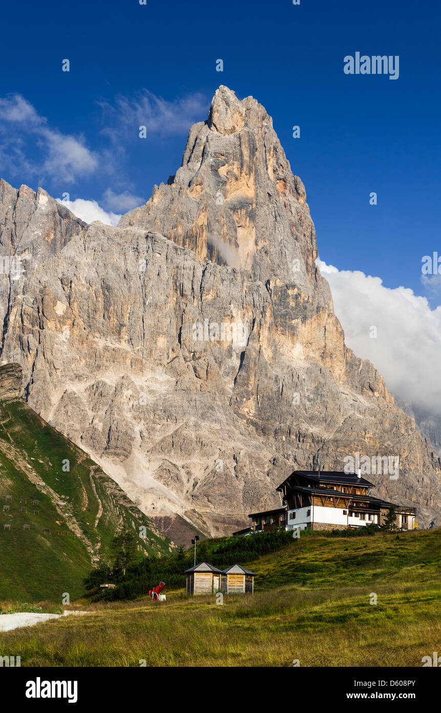 Cimon della Pala oder Cimone (The Matterhorn der Dolomiten) ist der bekannteste Gipfel der Pale di San Martino Gruppe Norditaliens. Stockfoto