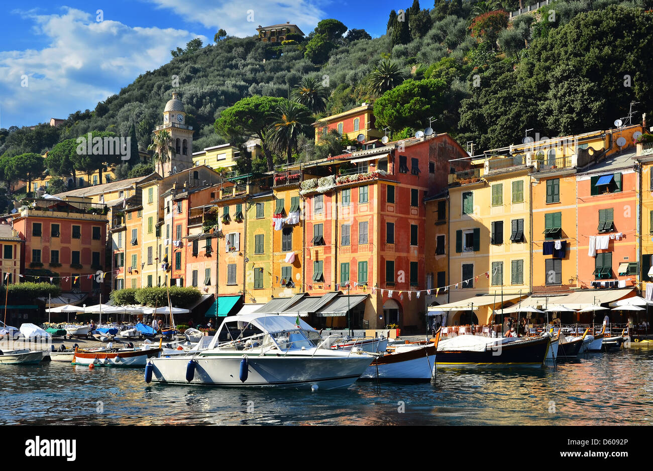 Portofino ist ein kleines italienisches Fischerdorf an der italienischen Riviera Stockfoto
