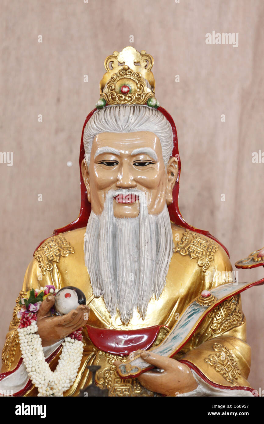 Der Fokus chinesischer Gottheiten Statue. Stockfoto