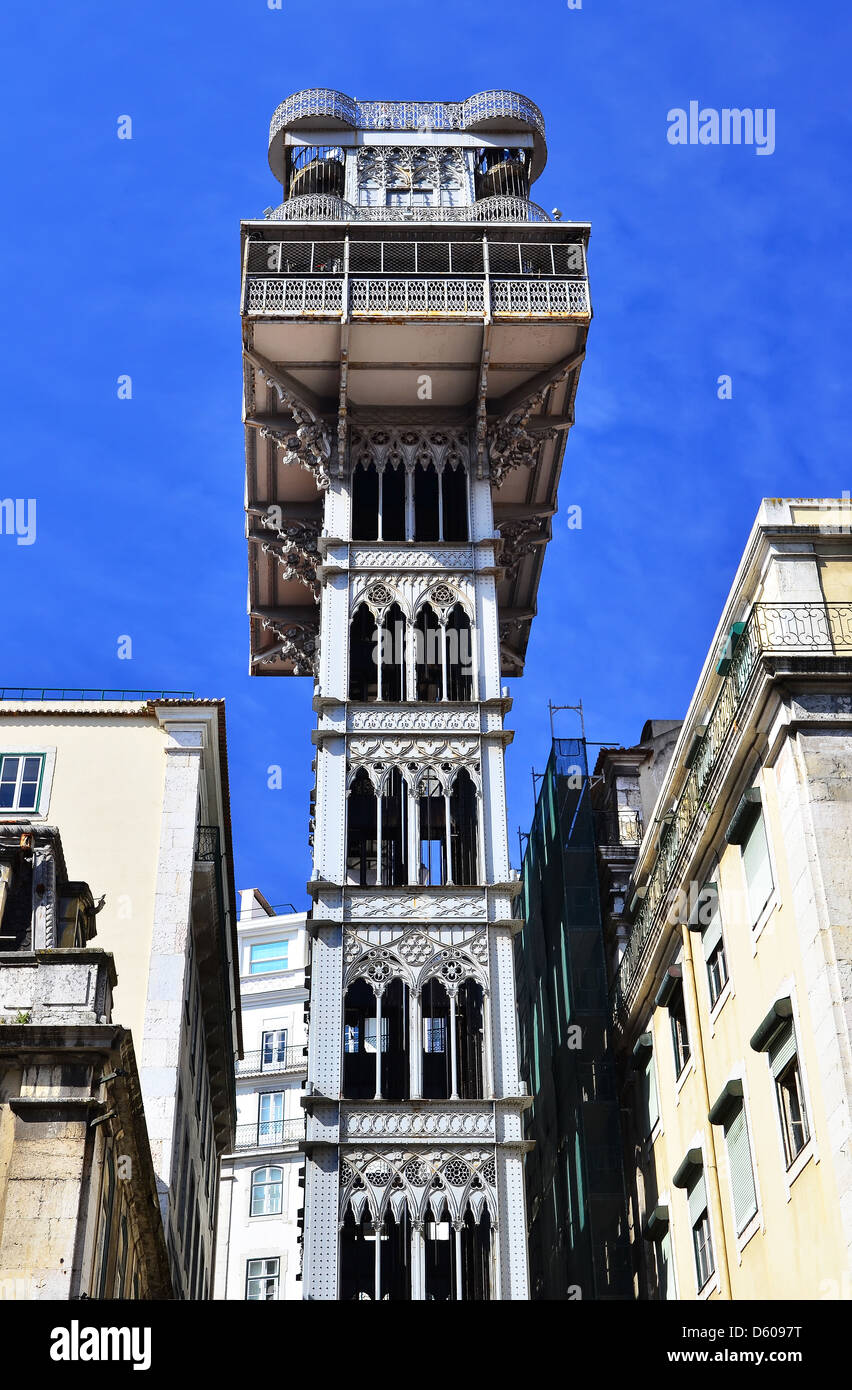 Die Santa Justa Aufzug (Elevador de Santa Justa), auch genannt Carmo Lift ist ein Aufzug in der historischen Stadt von Lissabon, Portugal Stockfoto