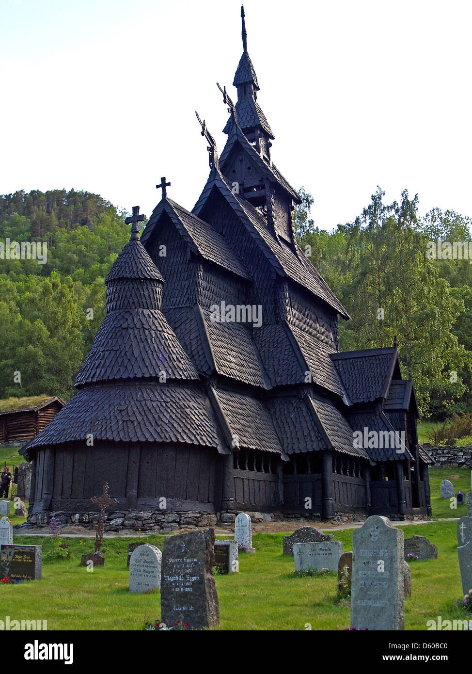 Die Borgund Stabkirche und Friedhof, Norwegen Stockfoto