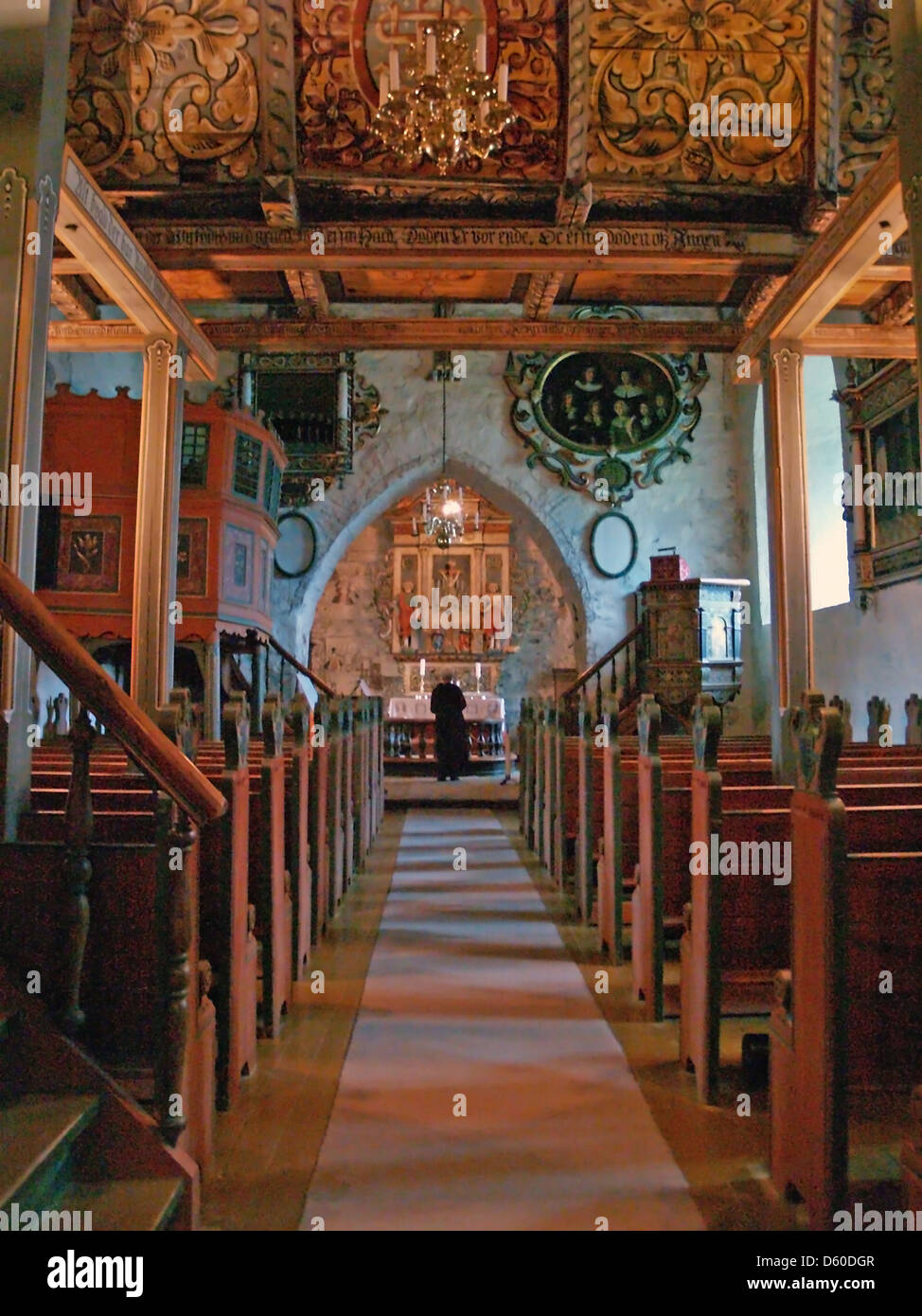 Den Innenraum und den Altar von Dale Church, Luster, Norwegen Stockfoto