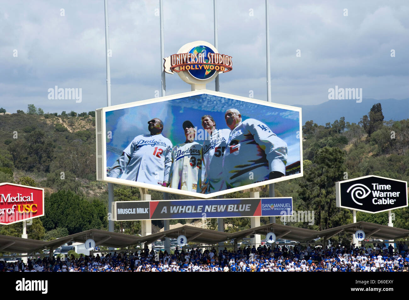 Los Angeles Dodger große Spieler aus der Vergangenheit einschließlich Sandy Koufax sind am Tag Eröffnungsfeier für die Saison 2013 geehrt. Stockfoto