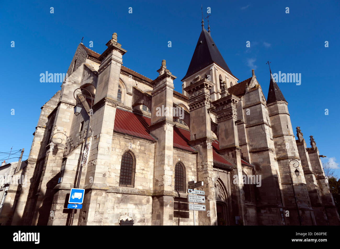 Kirche im Paris Vorort Villiers-le-Bel Stockfoto