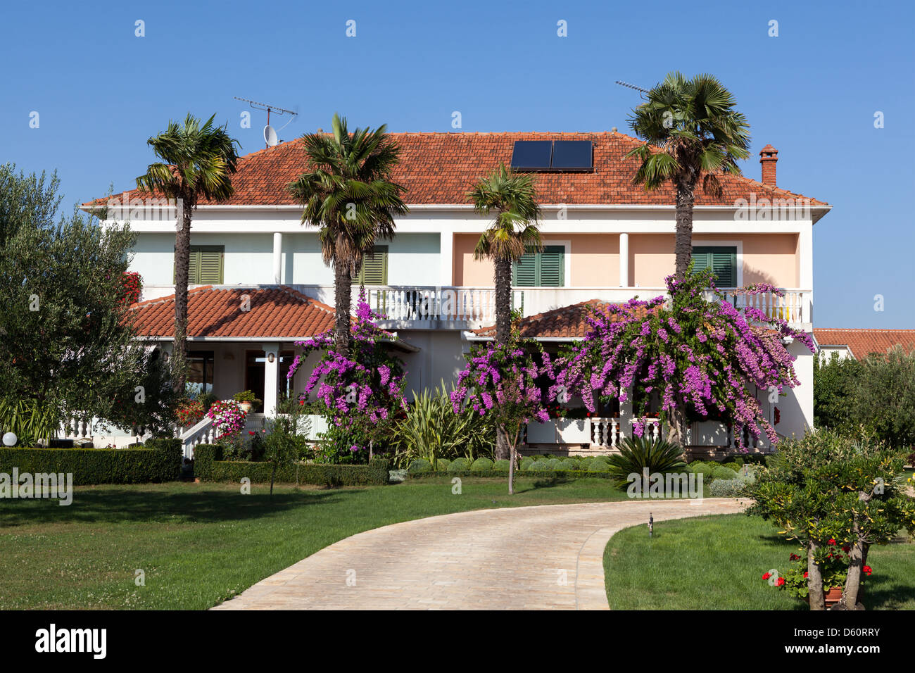 Luxus-mediterranen Stil-Haus Stockfoto