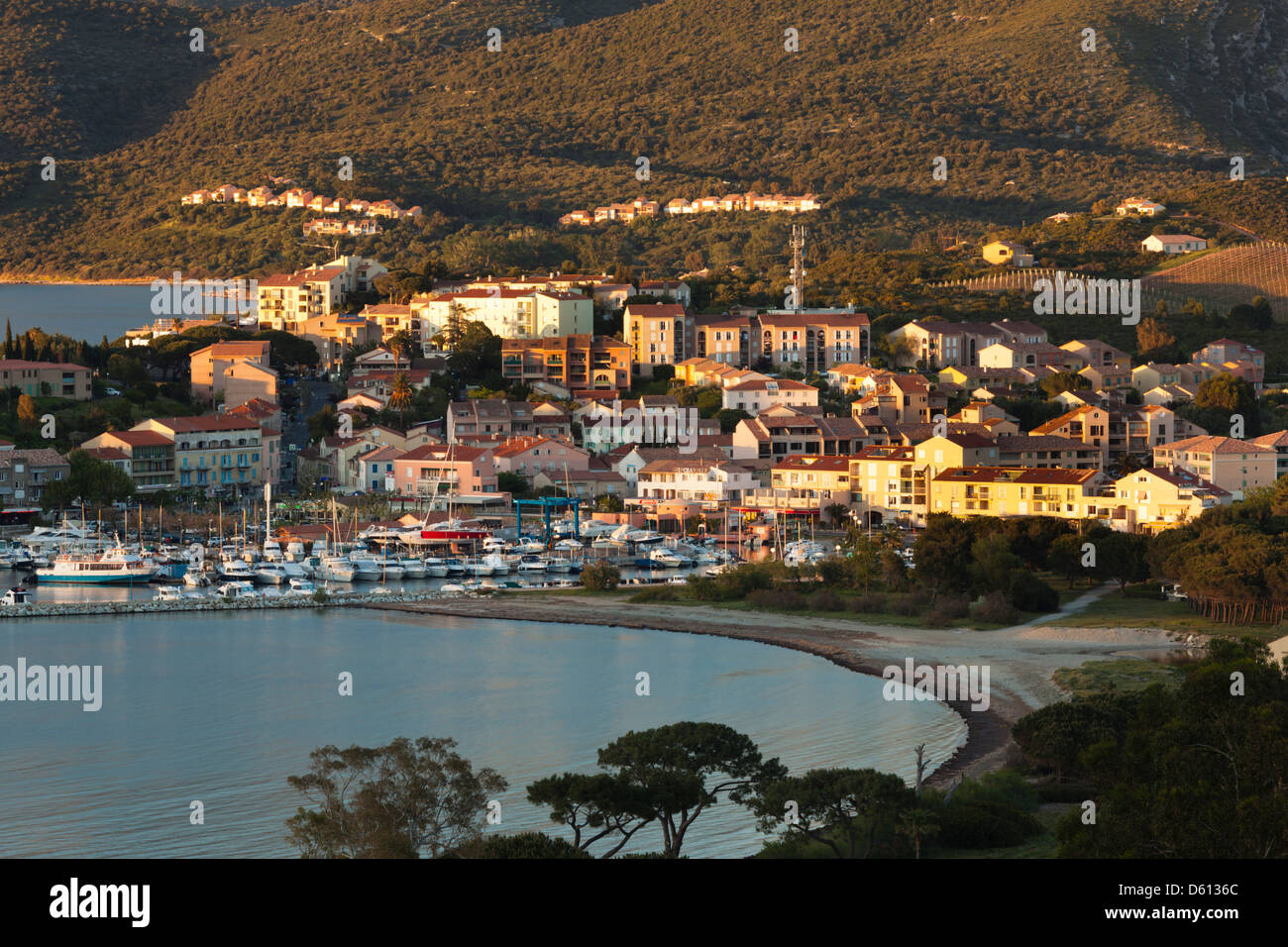 Frankreich, Korsika, Le Nebbio, St-Florent, erhöhten Hafen Blick auf Sonnenuntergang Stockfoto