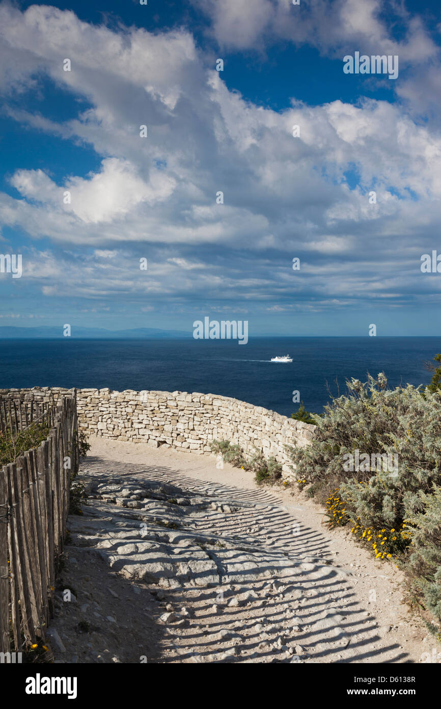 Frankreich, Korsika, Bonifacio, Schaltung des Falaises, Klippenweg, Steinmauer Stockfoto