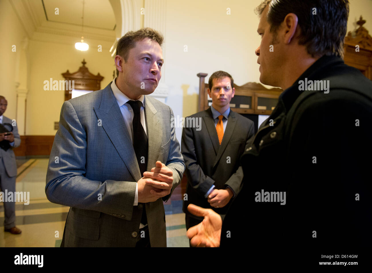 Elon Musk, CEO von Tesla Motorcars, im Texas Capitol fordert Gesetzgeber ermöglicht Tesla Elektroauto Verkauf direkt an Texas Käufer Stockfoto