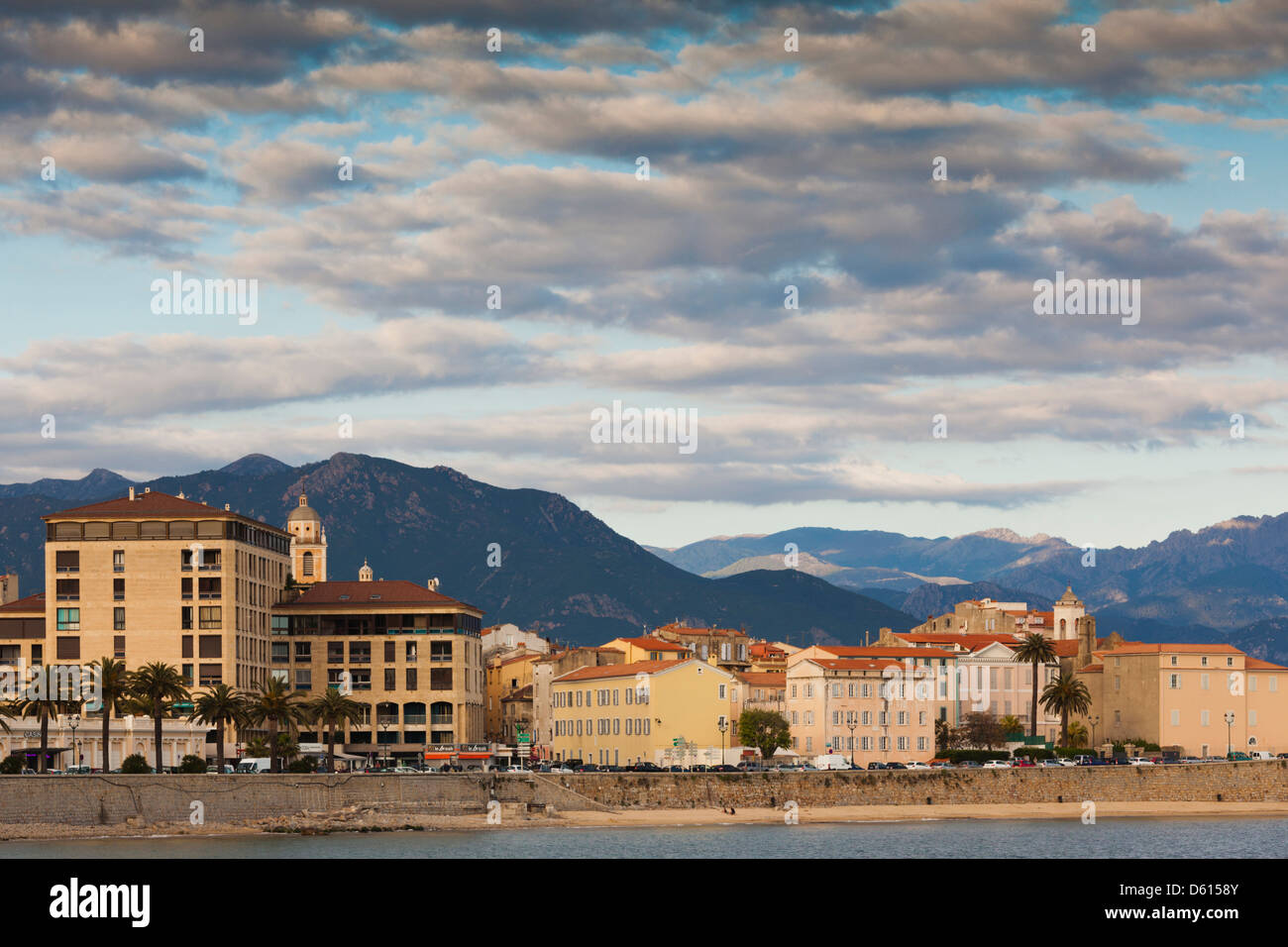 Frankreich, Korsika, Ajaccio, Blick auf die Stadt vom Meer entfernt Stockfoto