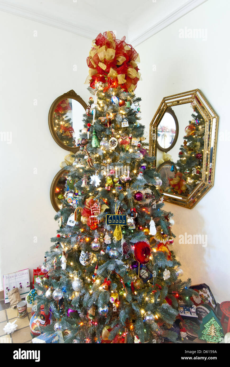 Beleuchtete Weihnachtsbaum, Nahaufnahme Stockfoto