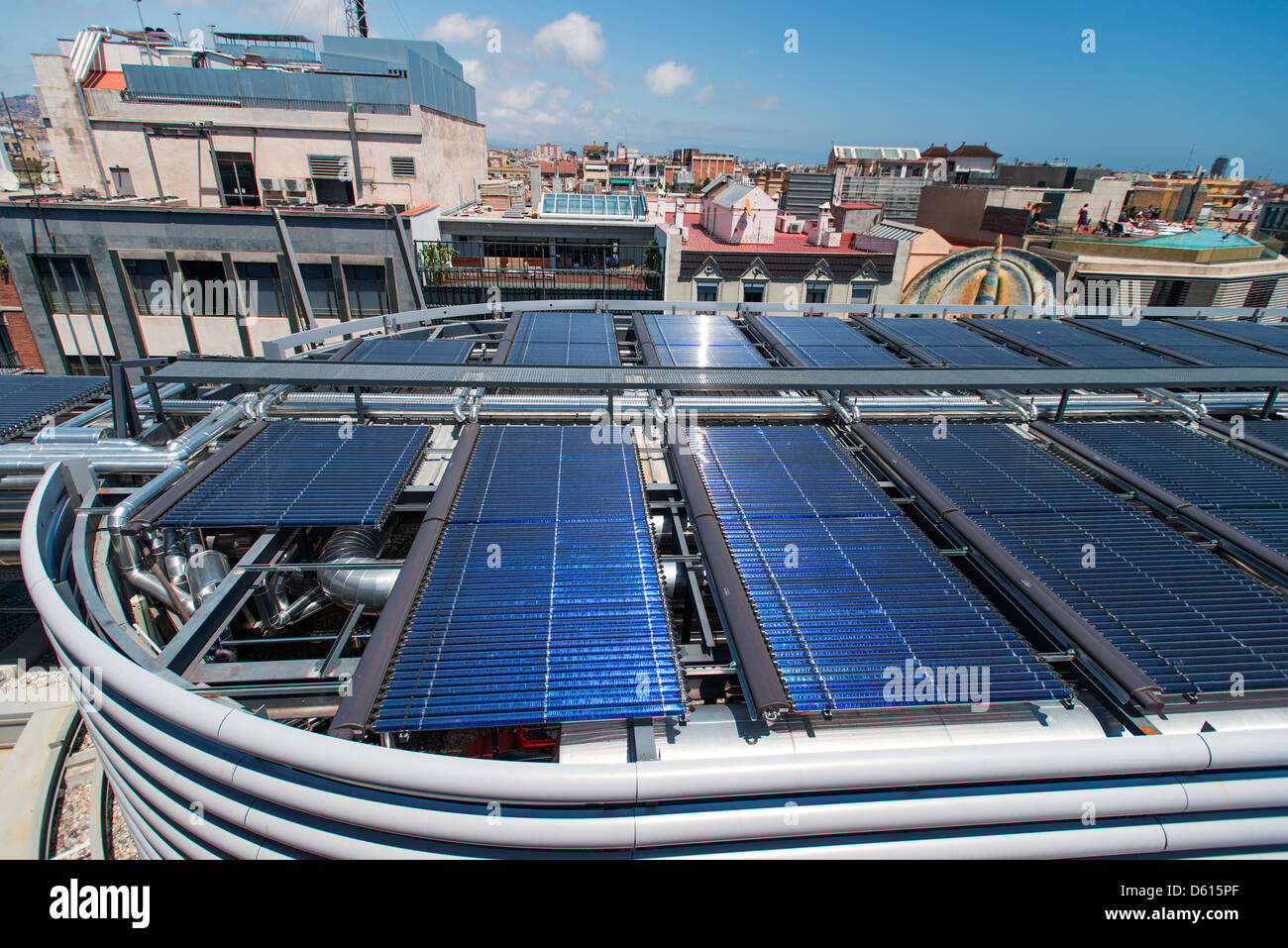 Solaranlage auf Dach Stockfoto