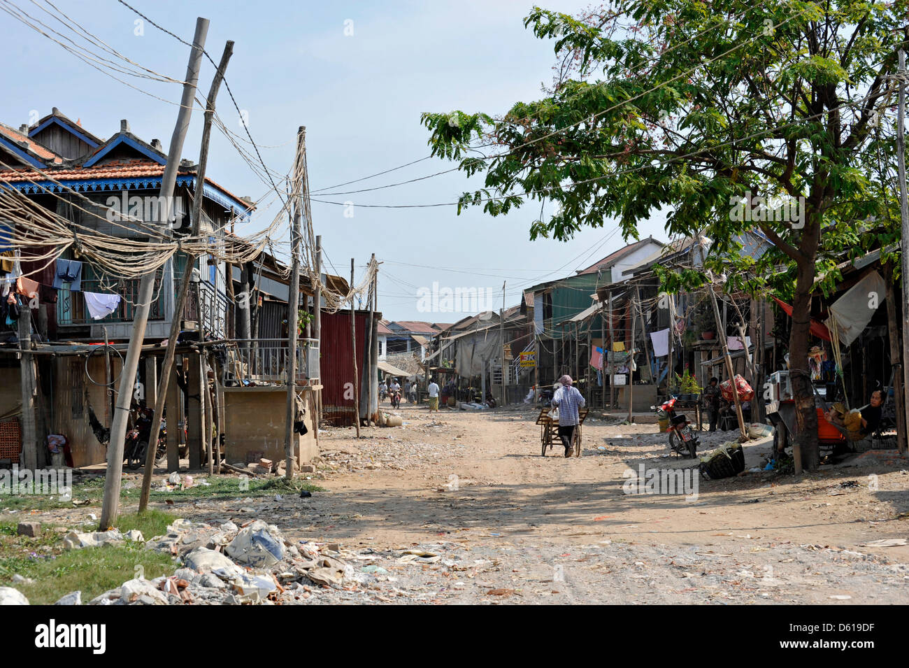 Blick auf ein Dorf in der Nähe von Phnom Penh, Kambodscha, 19. März 2012. Nach Jahrzehnten des Krieges Kambodscha jetzt lebt in Frieden aber ist eines der ärmsten Länder in Südasien. Foto: Ursula Düren Stockfoto