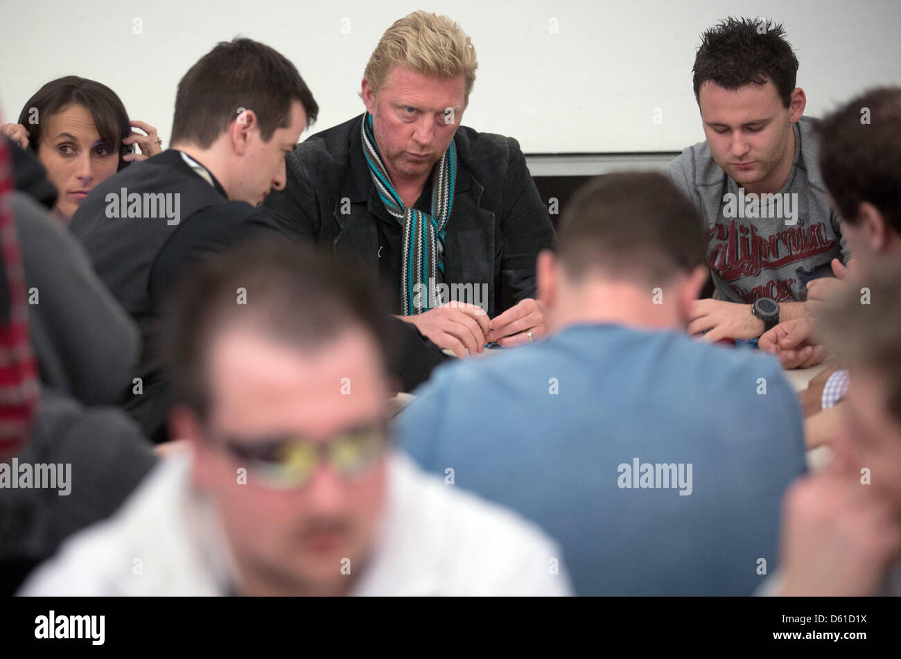 Ehemaliger Tennis spielt pro Boris Becker (C) bei der European Poker Tour in Berlin, Deutschland, 17. April 2012. Boris Becker ist einer der mehr als 1000 Teilnehmern, die für insgesamt 6,5 Millionen Euro beim Pokerturnier spielen. Foto: MICHAEL KAPPELER Stockfoto