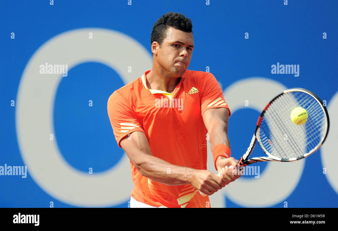 Frankreichs Jo-Wilfried Tsonga spielt gegen Deutschlands Tommy Haas in der Runde der 16 Match auf der ATP-Turnier in München, Deutschland, 2. Mai 2012. Foto: MARC Müller Stockfoto