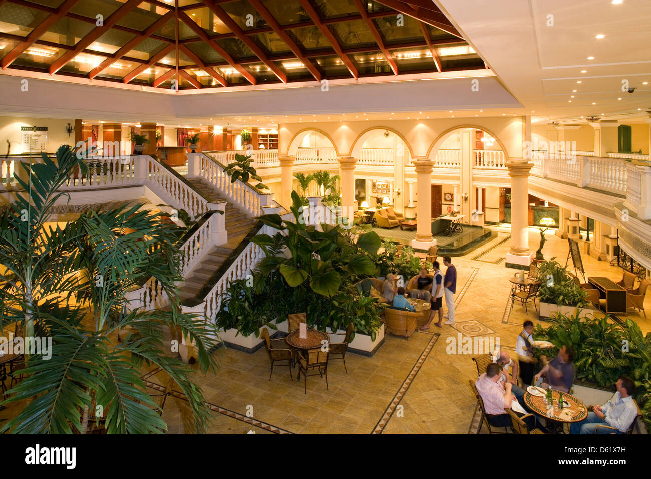 Havanna: Hotel NH Parque Central Neptuno - Lobby Stockfoto