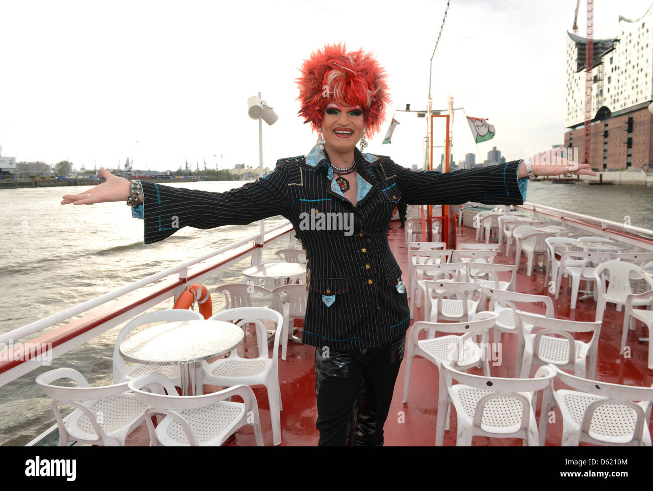 Drag queen olivia jones Fotos und Bildmaterial in hoher Auflösung Alamy