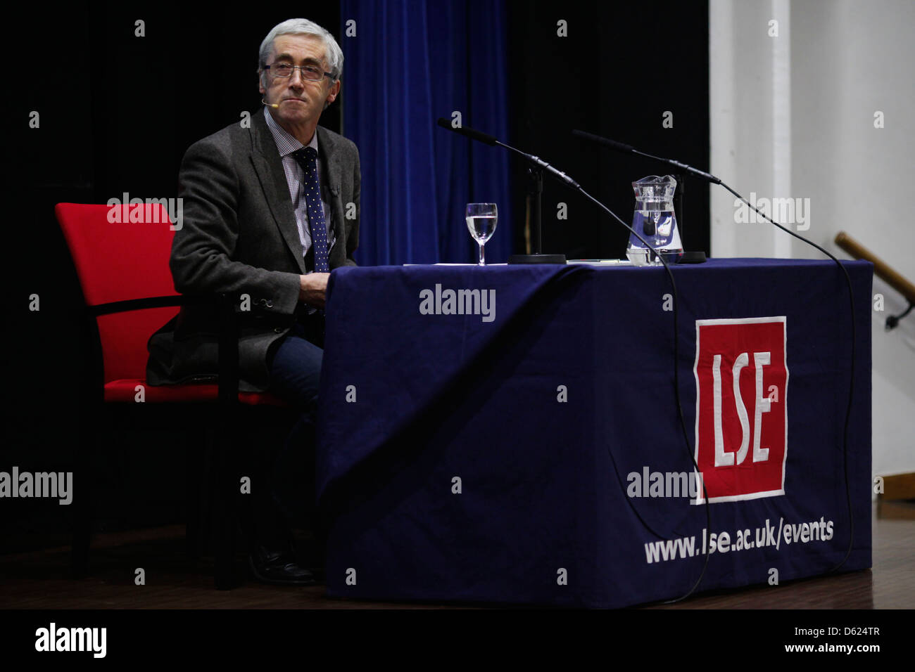 Professor Paul De Grauwe hält eine Rede an der LSE Stockfoto