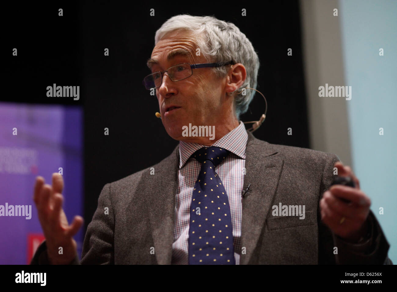 Professor Paul De Grauwe hält eine Rede an der LSE Stockfoto