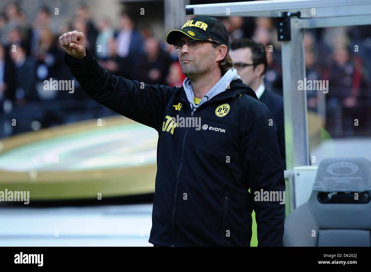 Fußball DFB Pokalfinale Borussia Dortmund - Bayern München bin 12.05.2012 Im Olympia Stadion in Berlin Jürgen Klopp (Trainer Dortmund) Ballt Die Faust Foto: Revierfoto Stockfoto