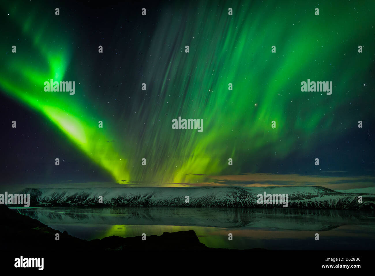 Aurora Borealis oder das Nordlicht, Kleifarvatn, Halbinsel Reykjanes, Island Stockfoto