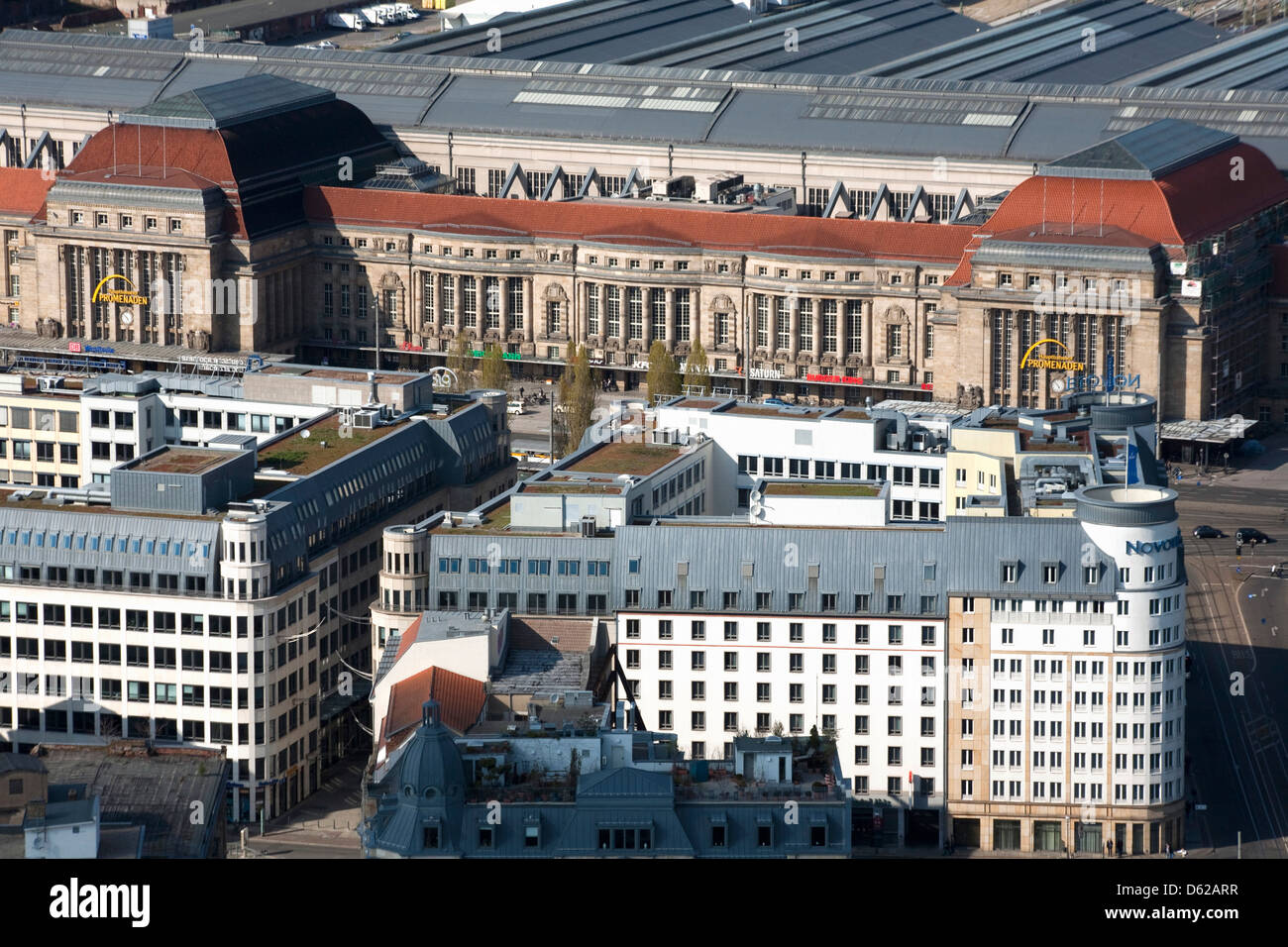 Blick von der Dachterrasse des Leipziger Hauptbahnhofs eines Europa der größte. Stockfoto
