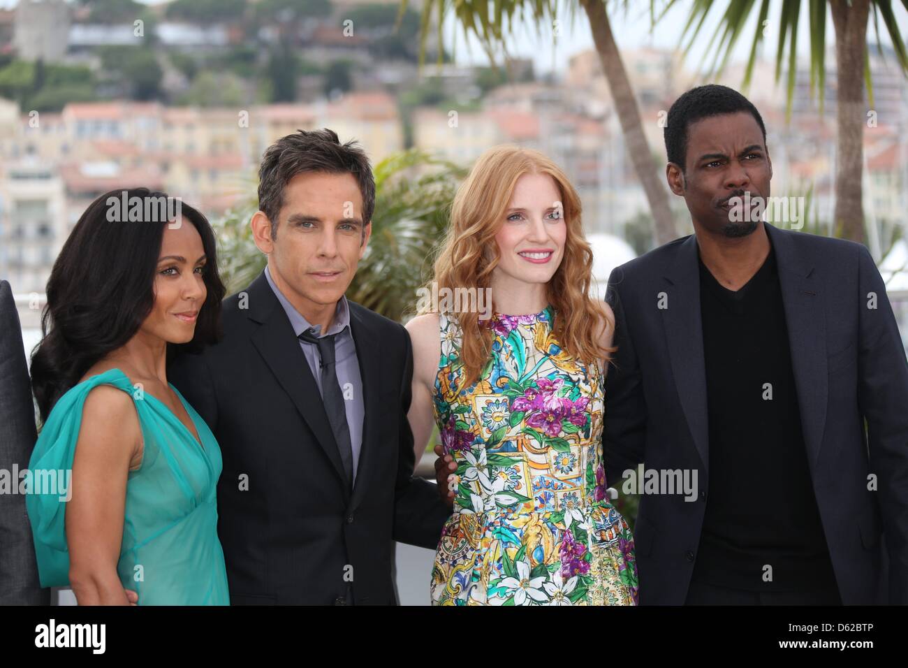 Schauspieler Jada Pinket Smith, Ben Stiller, Jessica Chastain und Chris Rock Posen zur Förderung der Film "Madagascar 3: Europas Most Wanted" bei den 65. Filmfestspielen im Palais des Festivals in Cannes, Frankreich, am 18. Mai 2012. Foto: Hubert Boesl Stockfoto