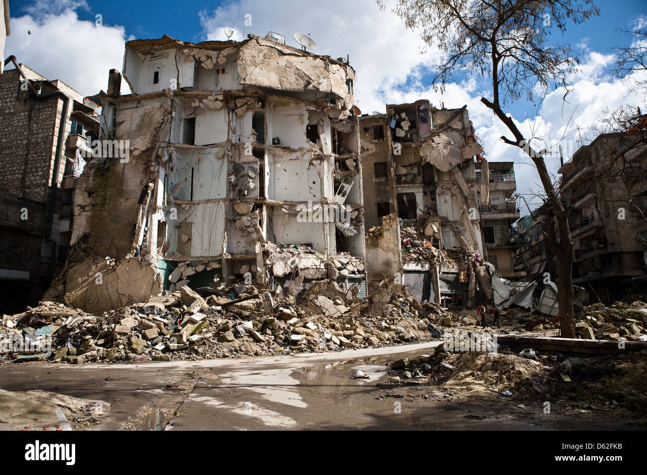 Eine der unzähligen Ruinen in Aleppo, Syrien. Stockfoto