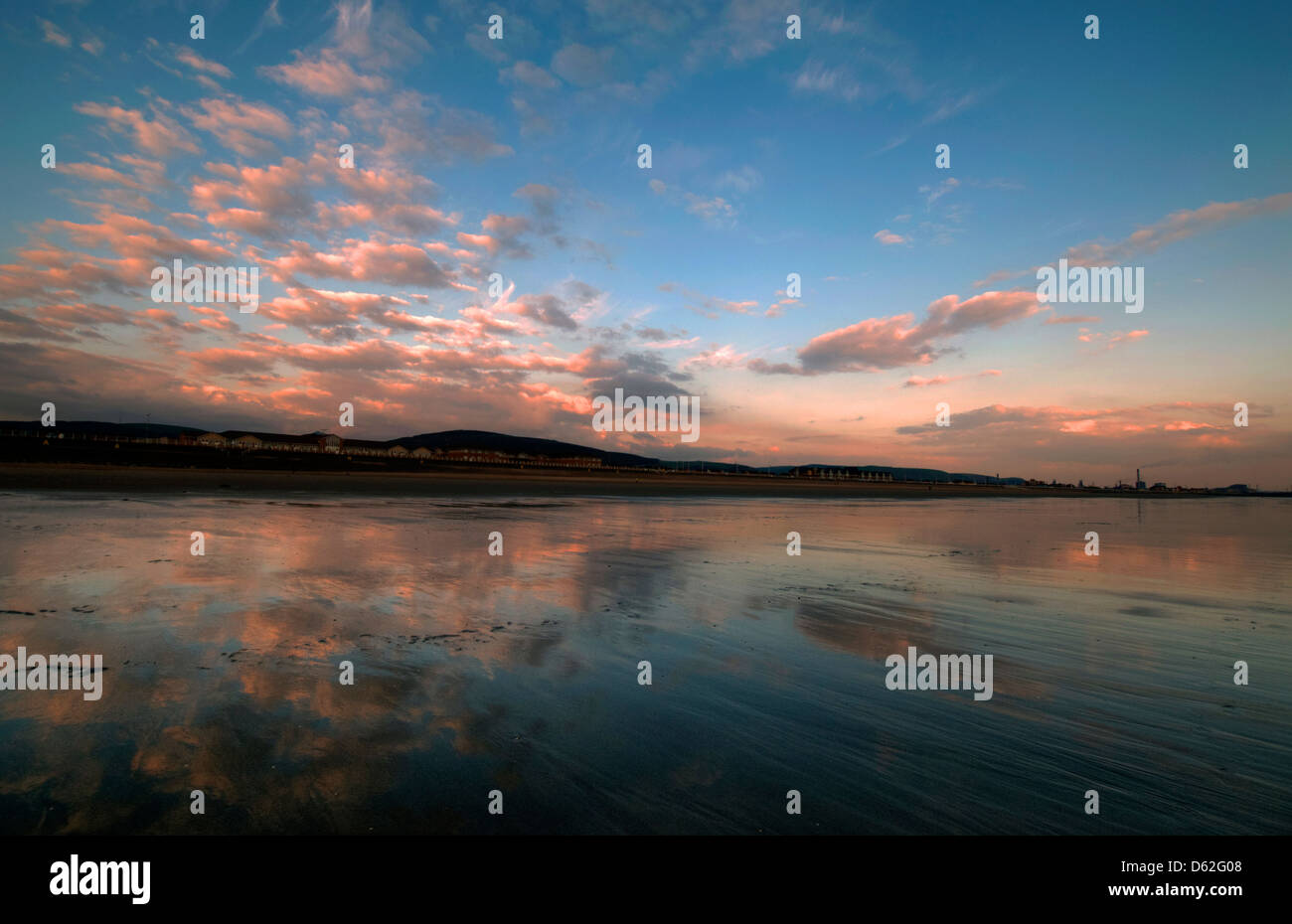 Sonnenuntergang am Aberavon Beach, Neath Port Talbot Wales UK Stockfoto