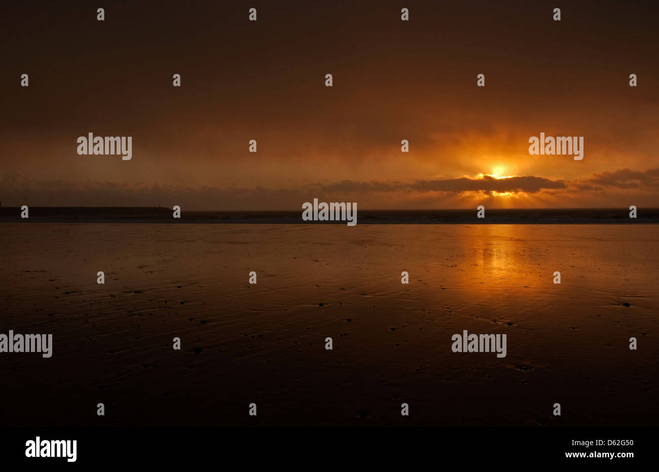 Sonnenuntergang am Aberavon Beach, Neath Port Talbot Wales UK Stockfoto