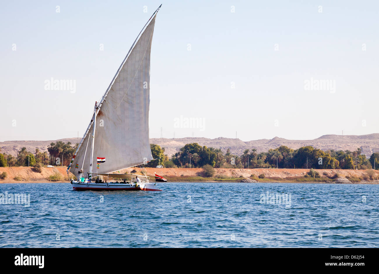 Traditionellen Feluke Segelboot auf dem Nil zwischen Assuan und Luxor in Ägypten Stockfoto