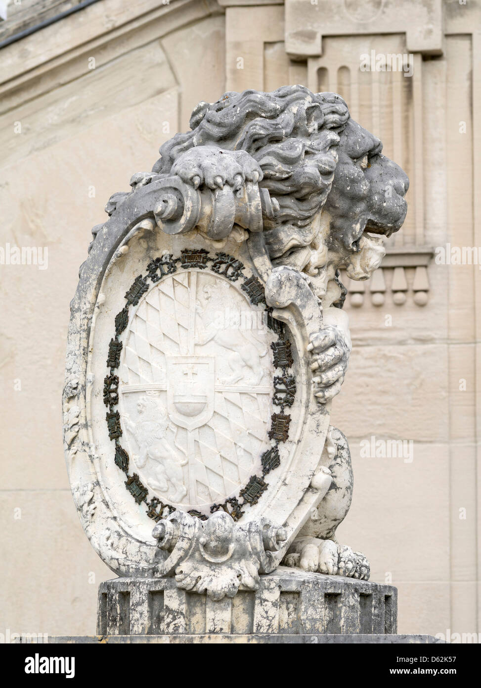 München, Bayern, Deutschland. Schloss Nymphenburg. Der bayerische Löwe Wasserspeier. Stockfoto