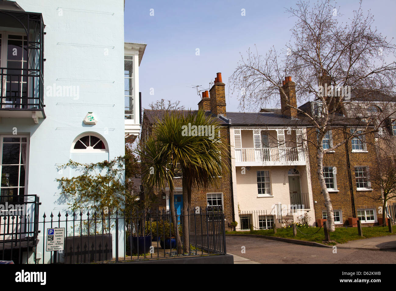 Häuser auf Kew Green in Kew - London-UK Stockfoto
