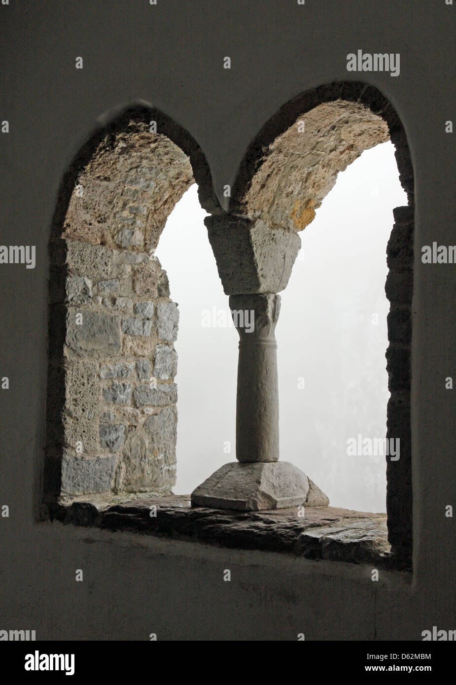 Windows im gotischen Stil ins Ungewisse Stockfoto