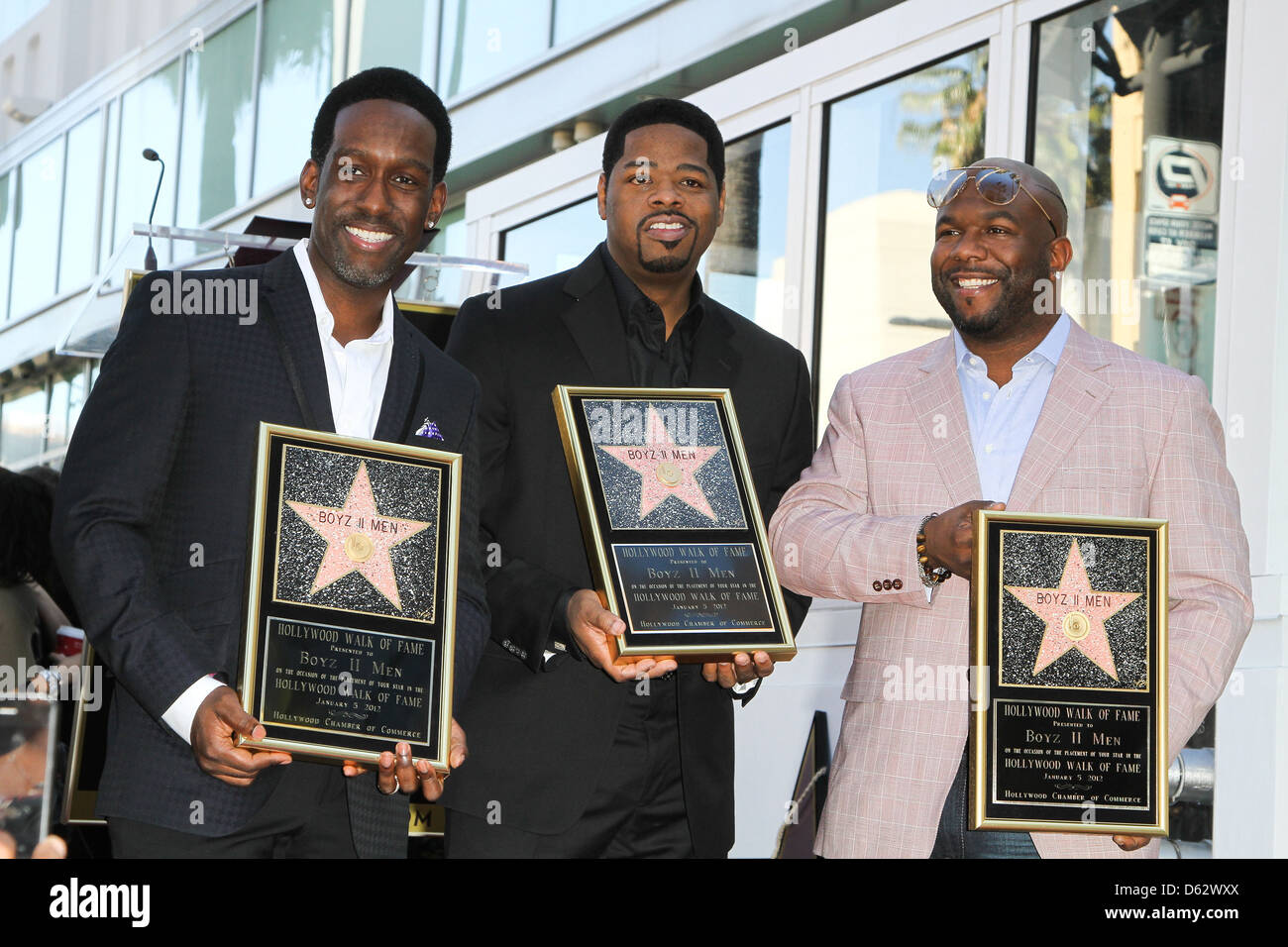 Shawn Stockman, Nathan Morris und Wanya Morris die Gruppe "Boyz II Men" sind mit der diesjährigen ersten Stern auf dem Hollywood geehrt Stockfoto