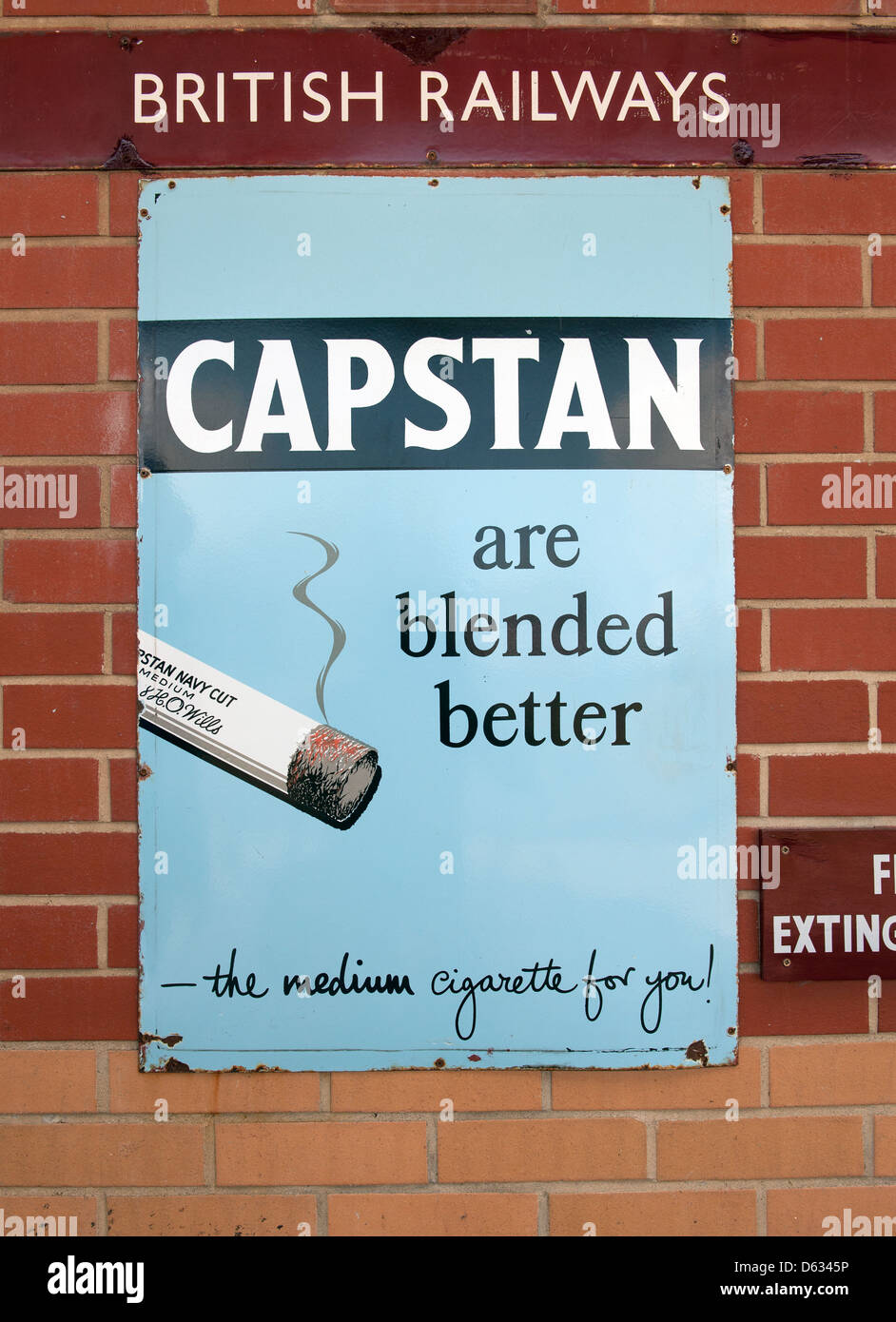 Alte Metall Werbeschild für Capstan Zigaretten Stockfotografie Alamy